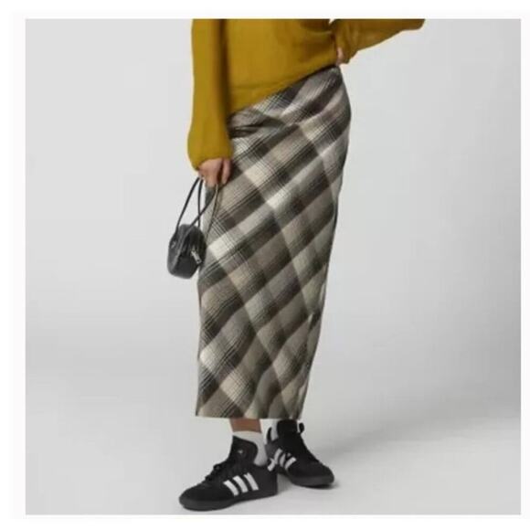 Urban Outfitters Plaid Mini Skirt - Black and Cream - Picture 1 of 10